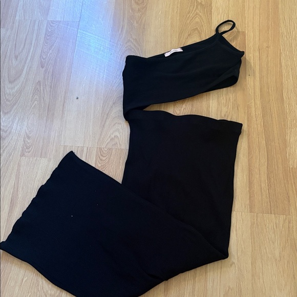 AMABLE one shoulder cut out dress large Fits like M. Like new ! - Picture 5 of 6